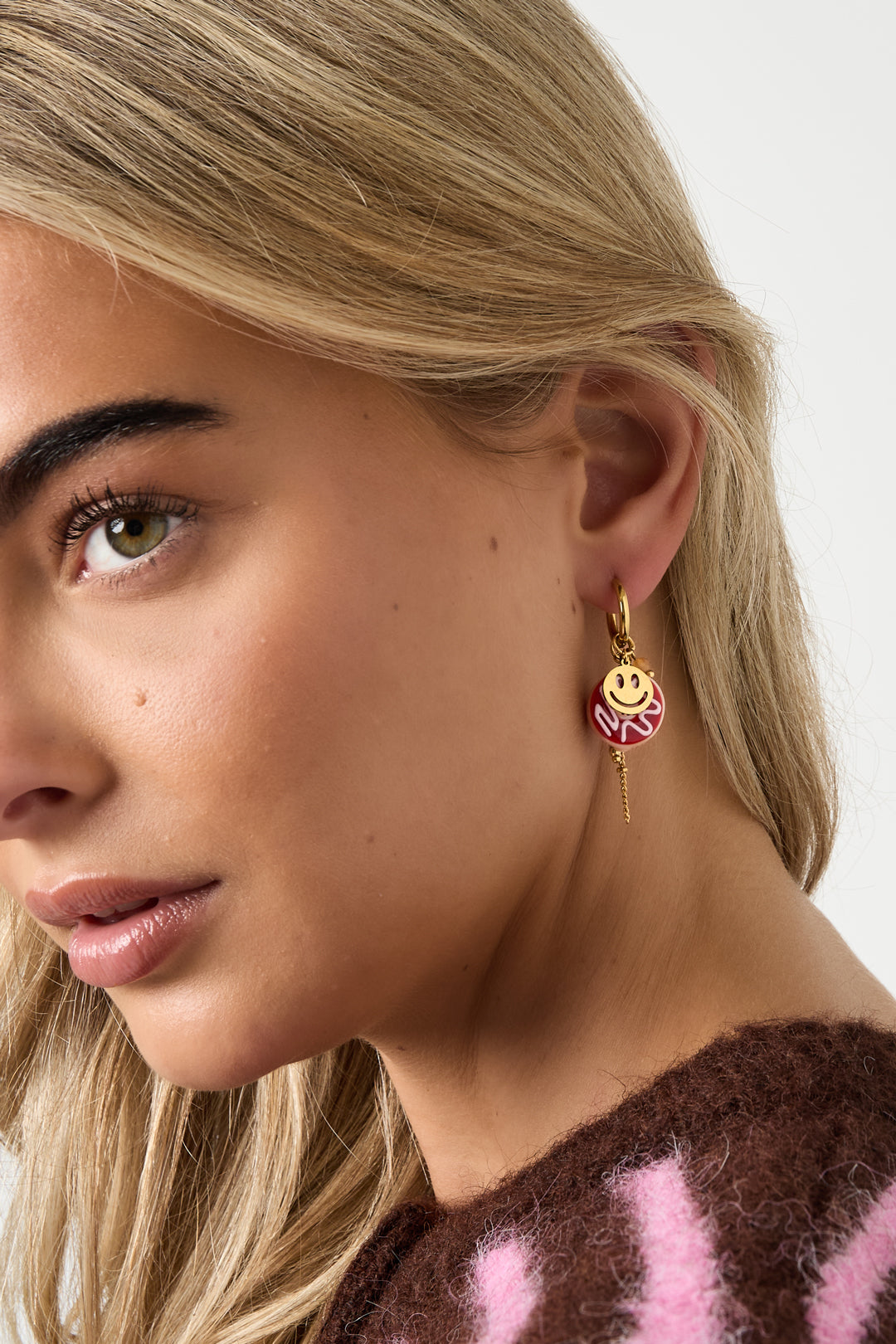 Boucles d'oreilles pendantes pour femmes en acier inoxydable, pierre, cristal, résine avec motif smiley - couleur or – photo 2