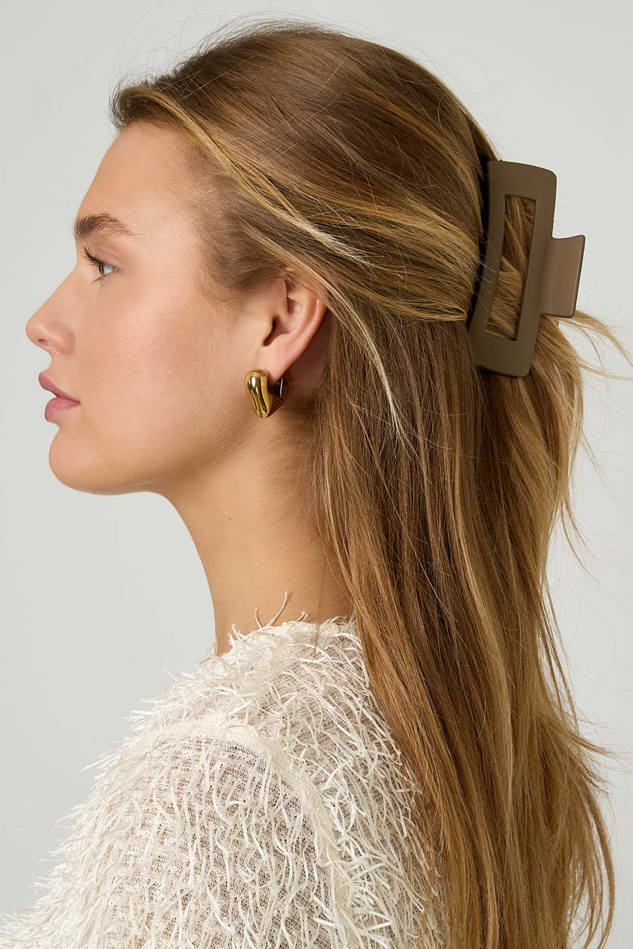 Épingle à cheveux en plastique au design uni – plusieurs couleurs