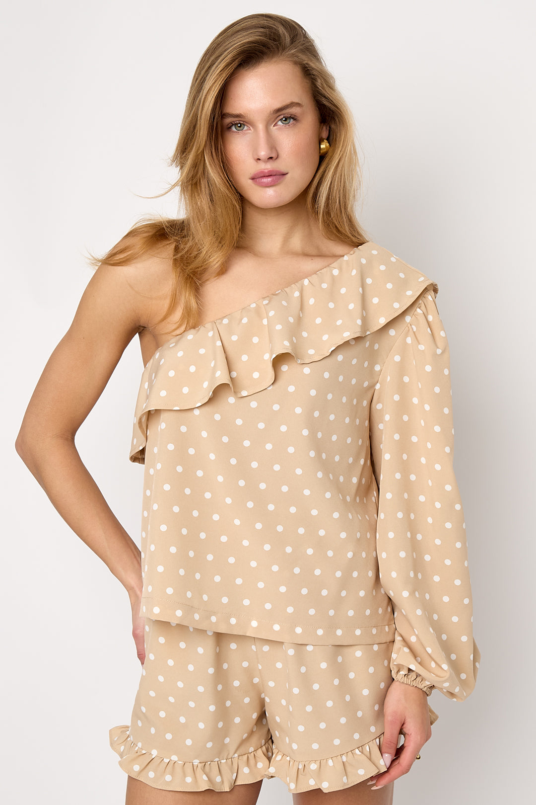 Dames tweedelige Macy off-shoulder set met stippen – productfoto 5