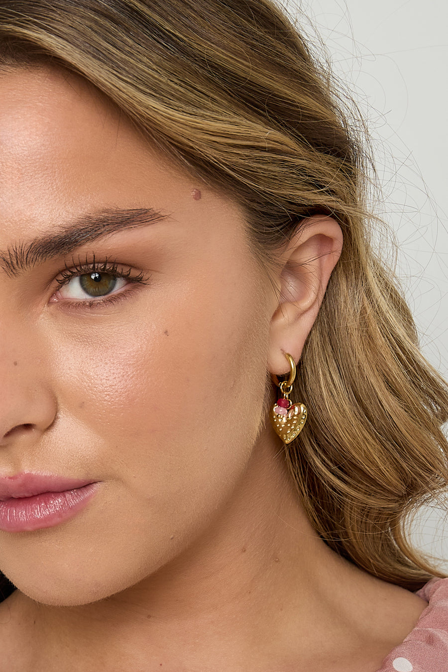 Boucles d'oreilles pendantes en acier inoxydable en forme de cœur pour femme - couleur or