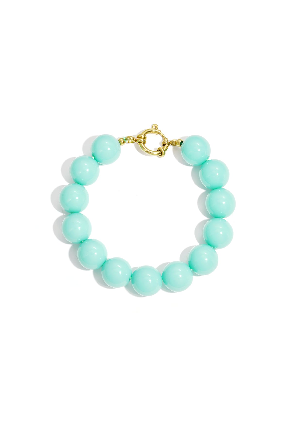 Armband met grote kralen en sluiting aan de voorkant