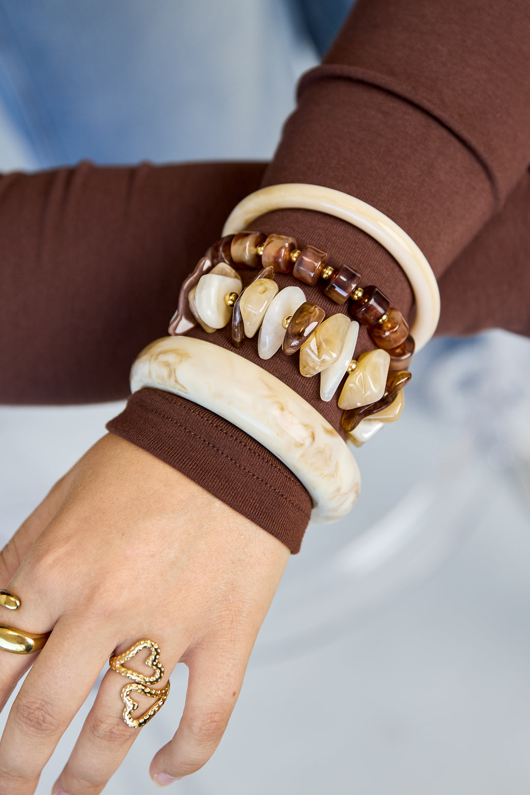 Beaded bracelet for women made of acrylic, stainless steel - multiple colors – image 3