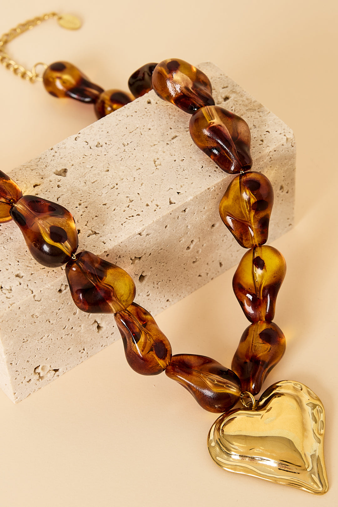 Women's Acrylic Bead Necklace with Heart Shape – Light Brown – image 3