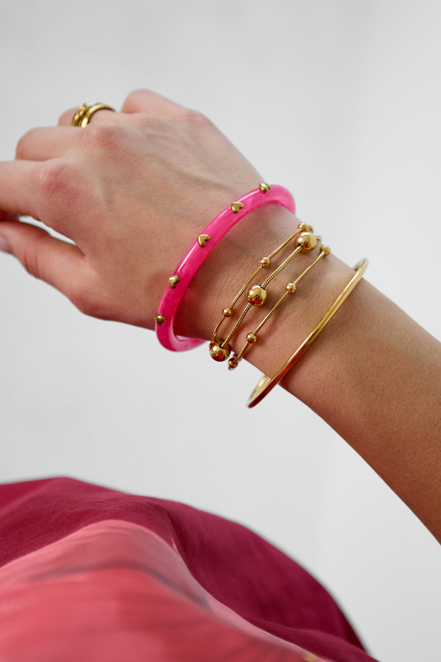 Armband met kettingen en polkadots