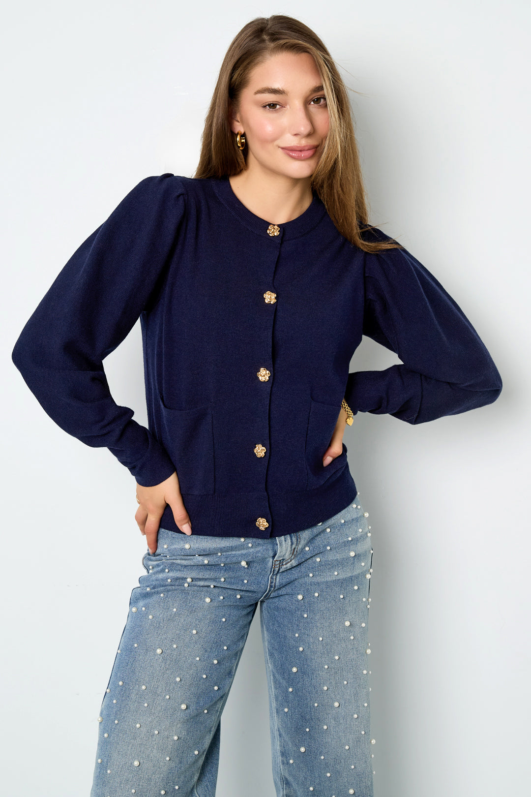 Women's knitted cardigan with a casual look – image 2