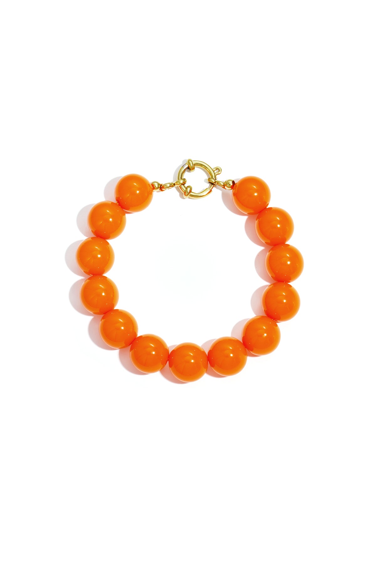 Armband met grote kralen en sluiting aan de voorkant
