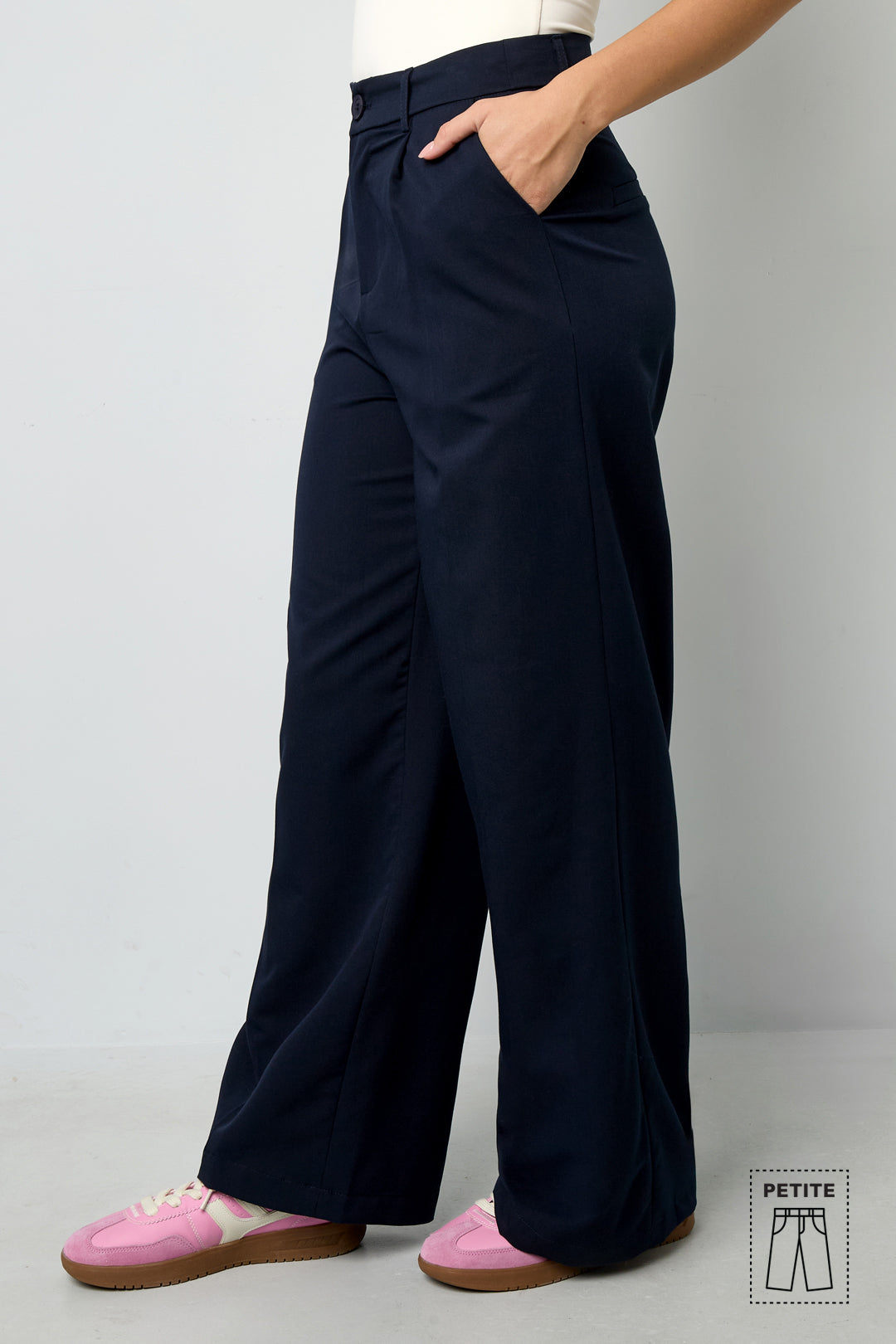 Women's straight leg trousers – image 8