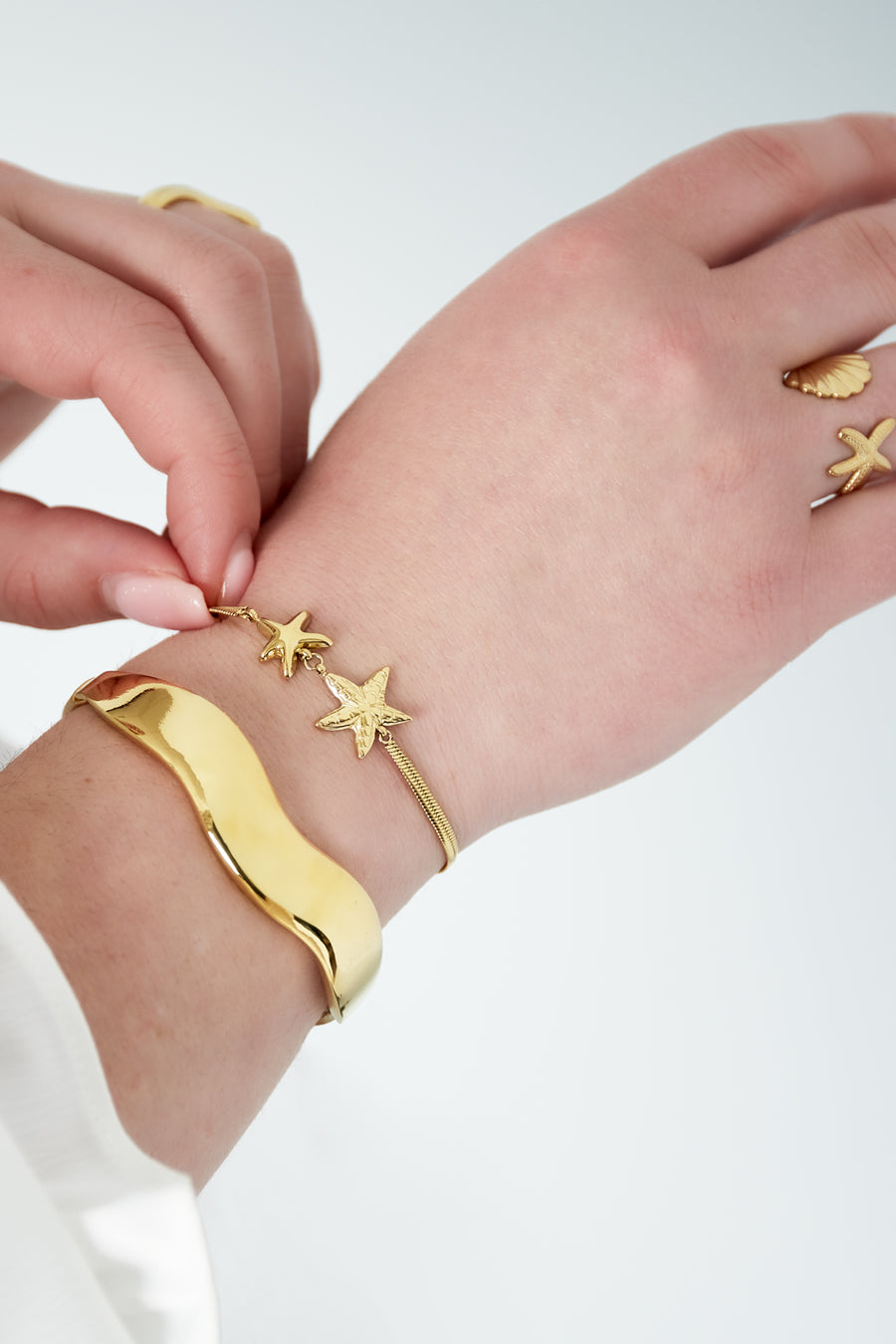 Bracelet à breloques pour femmes en acier inoxydable 304 avec détails océaniques – ton or et ton argent