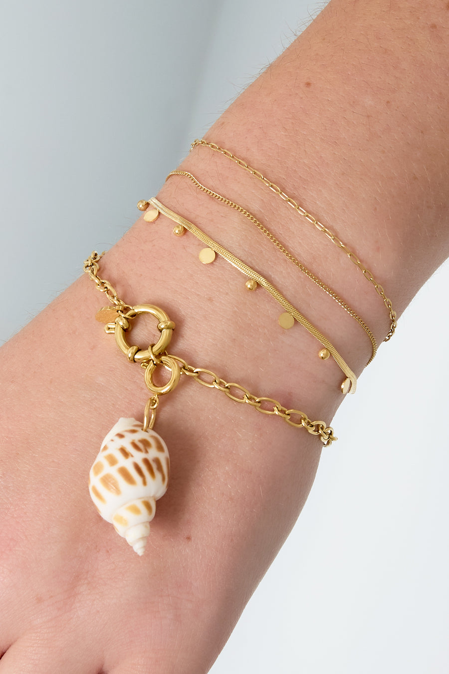 Bracelet à maillons pour femmes en acier inoxydable avec détail à maillons – doré