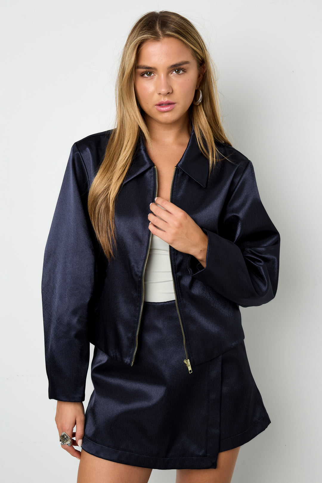 Dames casual kort jacket van polyester in donkerblauw – productfoto 3