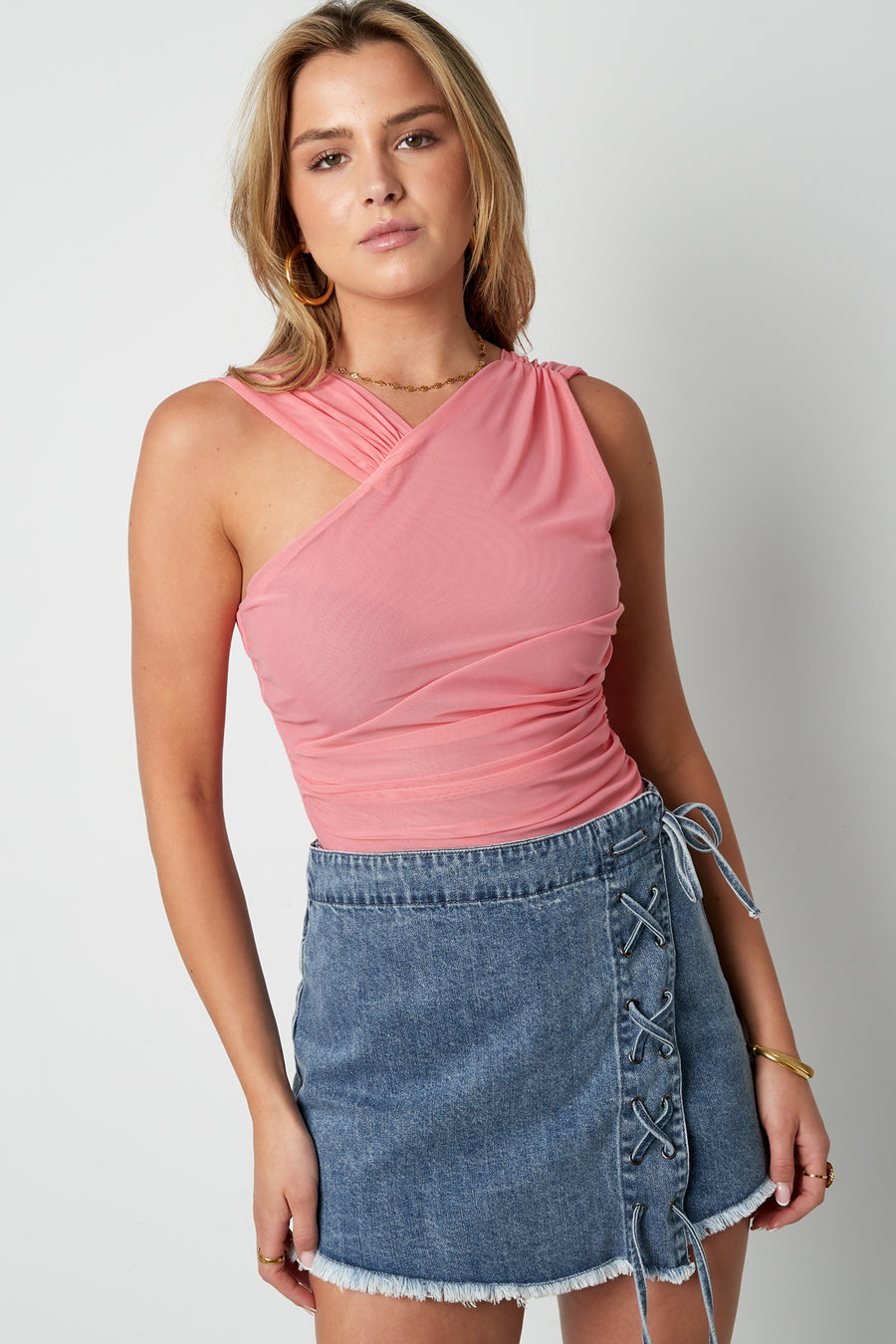 Corrigerende damesbody met one-shouldermodel – roze
