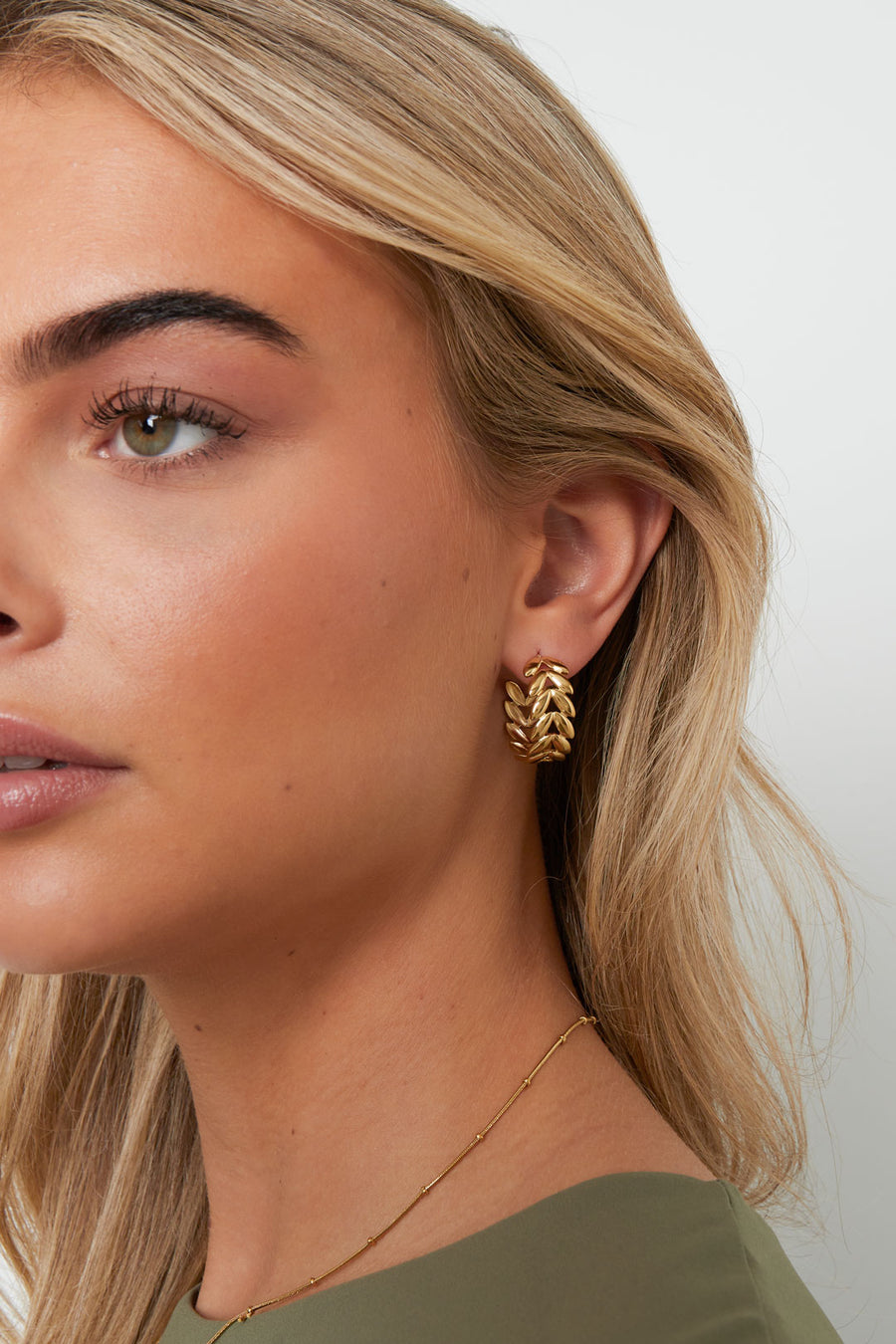 Boucles d'oreilles pendantes en acier inoxydable avec feuille pour femme – dorées et argentées