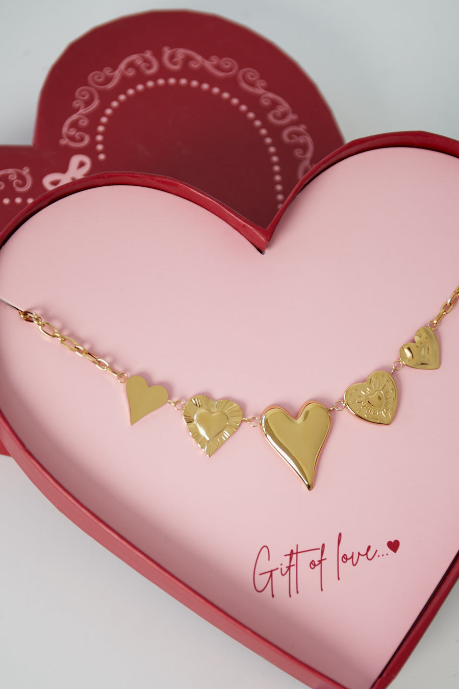 Collier pour femmes en acier inoxydable avec pendentif en forme de cœur – couleur or