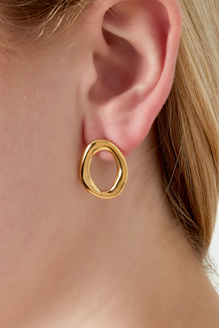 Puces d'oreilles pour femmes en acier inoxydable forme organique – couleur or